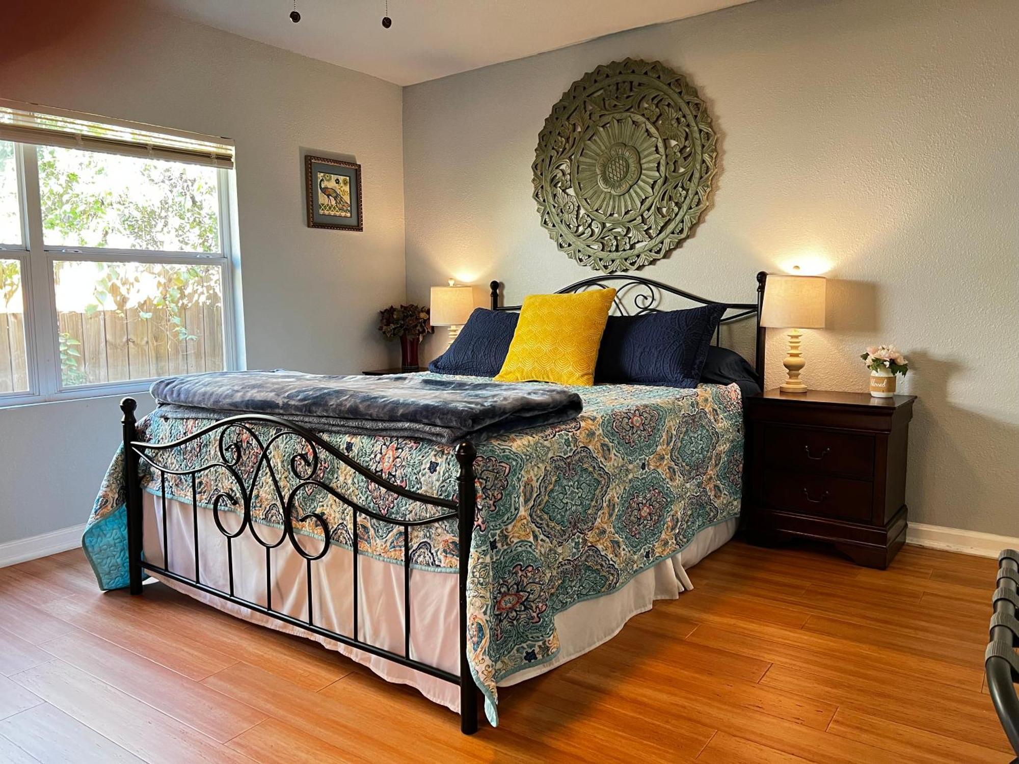 Boho Bliss- Cozy Private 2 Miles From Alamodome! Séjour chez l'habitant San Antonio