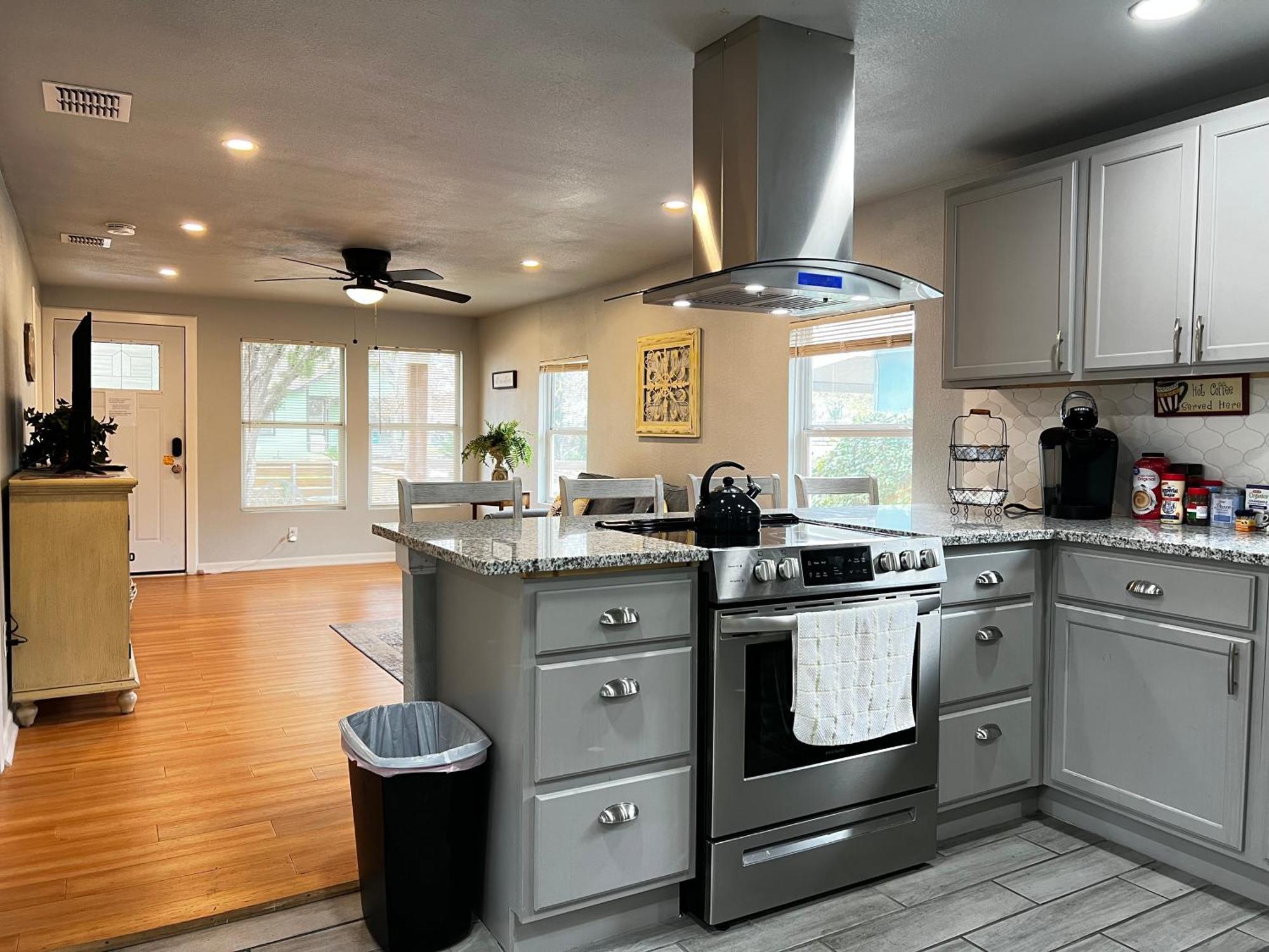 Boho Bliss- Cozy Private 2 Miles From Alamodome! Séjour chez l'habitant San Antonio